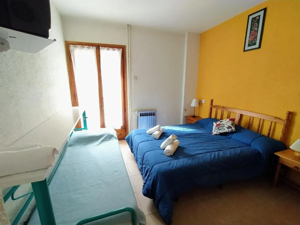 Driepersoonskamer — Hostal Pas De La Pera