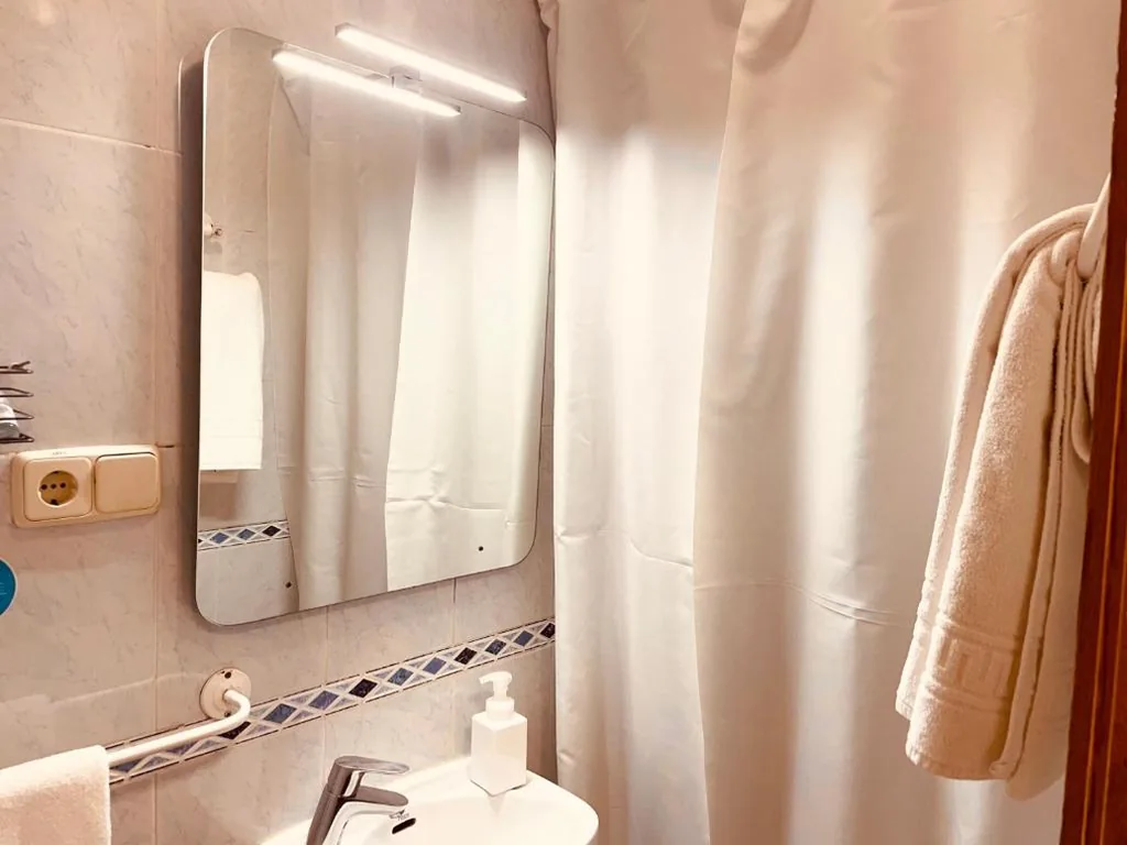 Kleine tweepersoonskamer — Hostal Patria Madrid