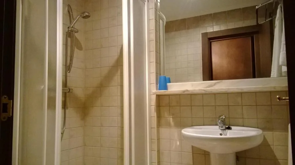 Habitación Doble Estándar — Hostal Patrón