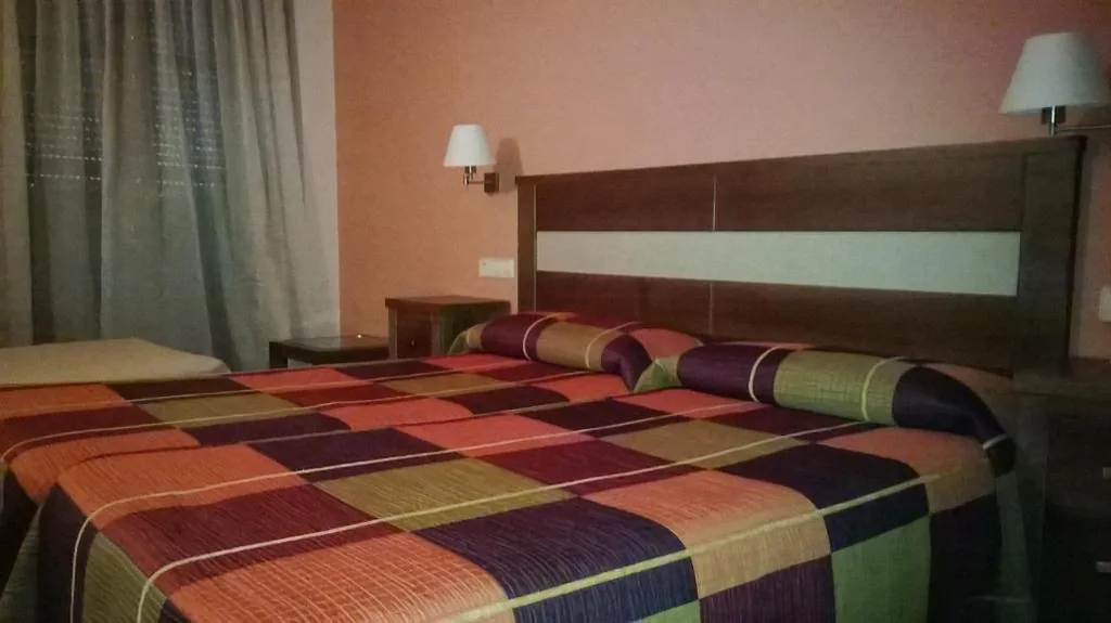 Habitación Triple — Hostal Patrón