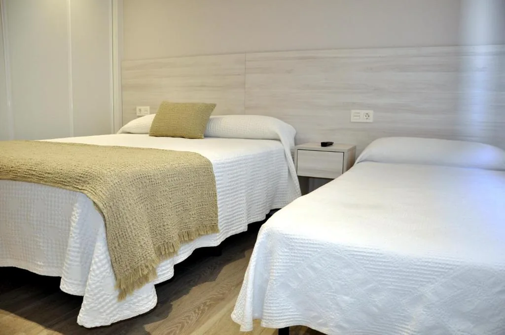 Camera Tripla — Hostal Paz