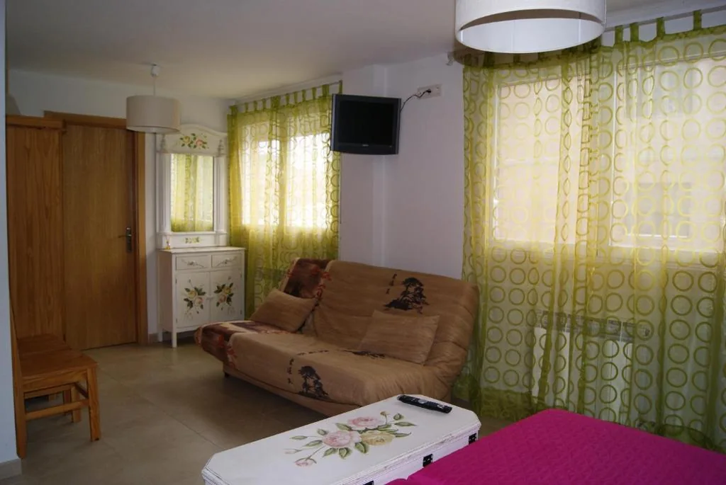 Camera tripla — Hostal Peñacárdena