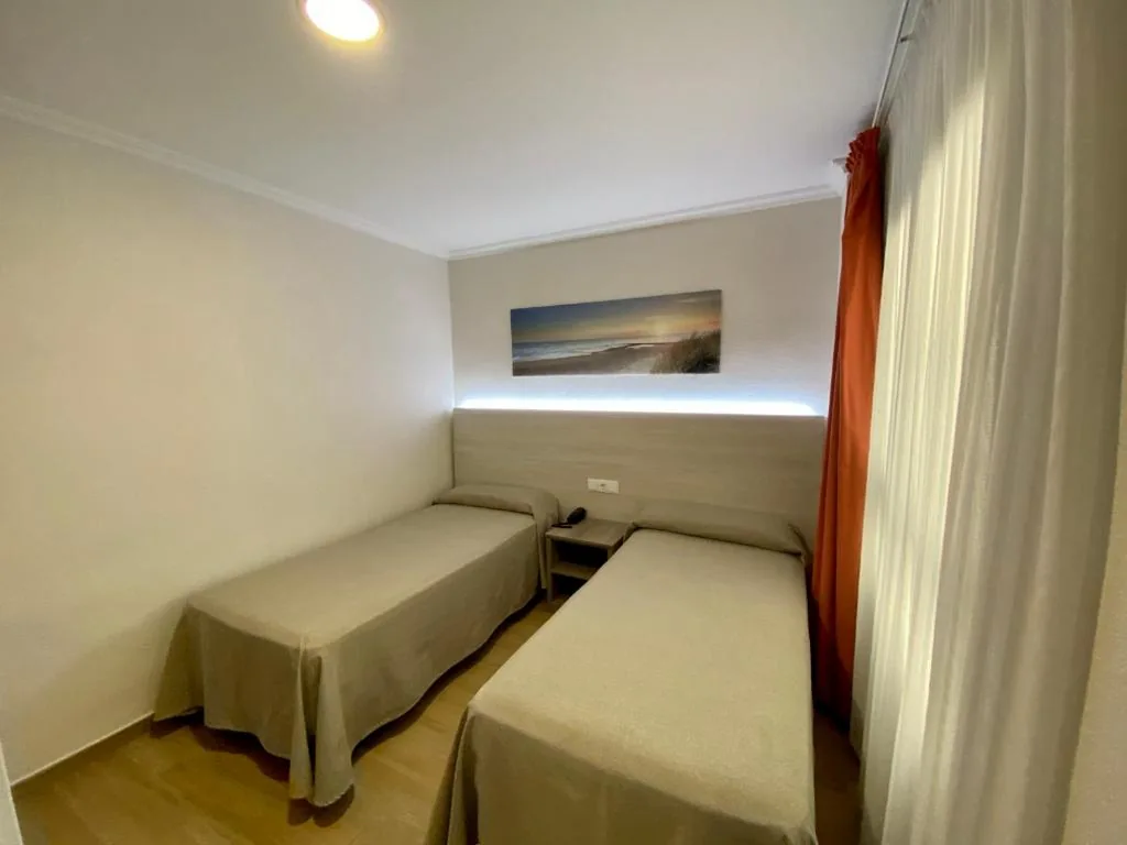Deluxe-Doppelzimmer mit 2 Betten — Hostal Pensimar