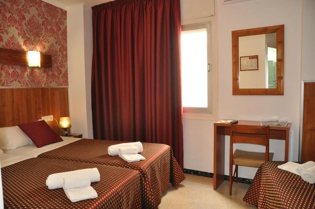 Standaard driepersoonskamer — Hostal - Pensión El Amigo