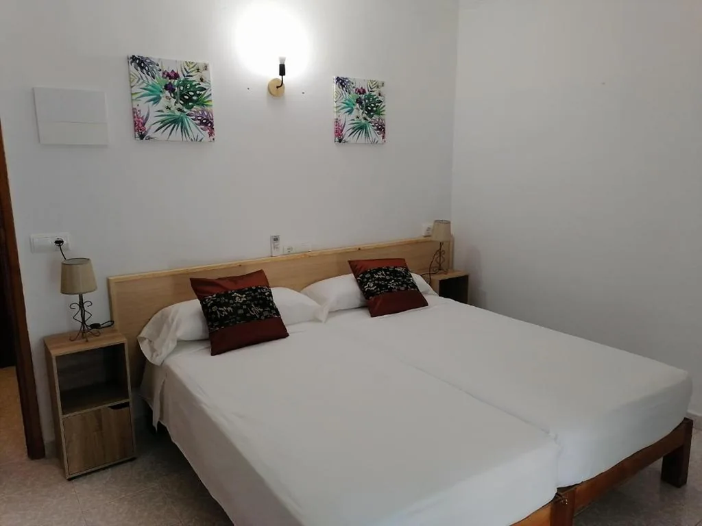 Habitación Doble - 2 camas — Hostal Pepe