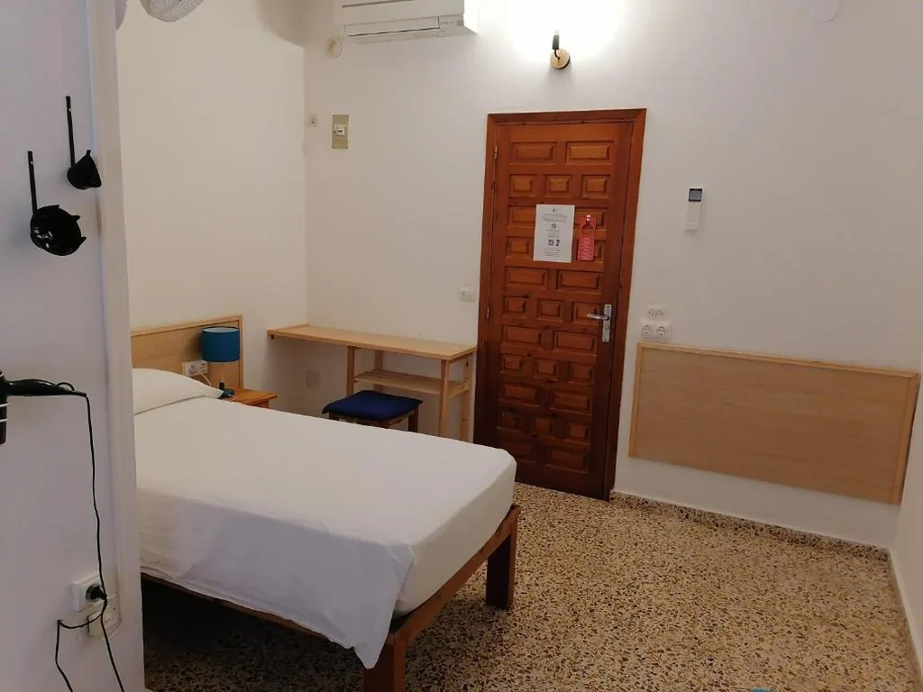 Habitación Individual Estándar — Hostal Pepe