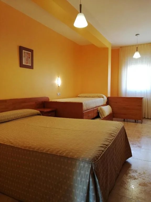 Standard-Vierbettzimmer — Hostal Pereiriña