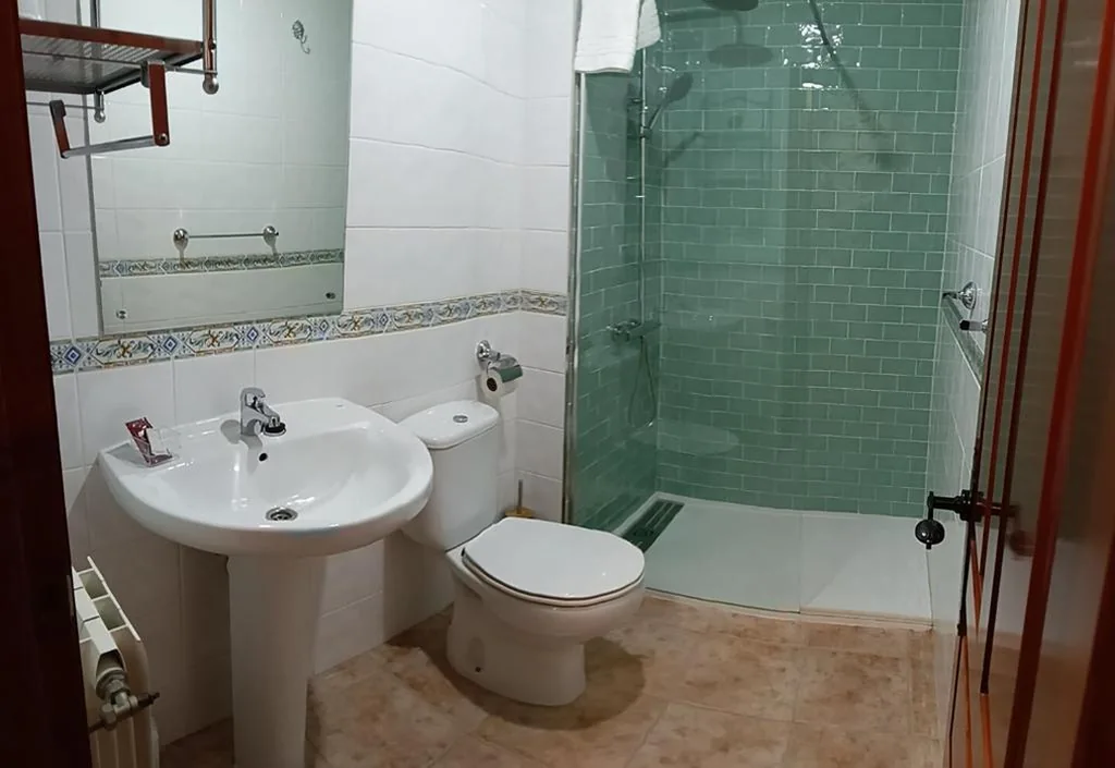 シングルルーム — Hostal Pineda