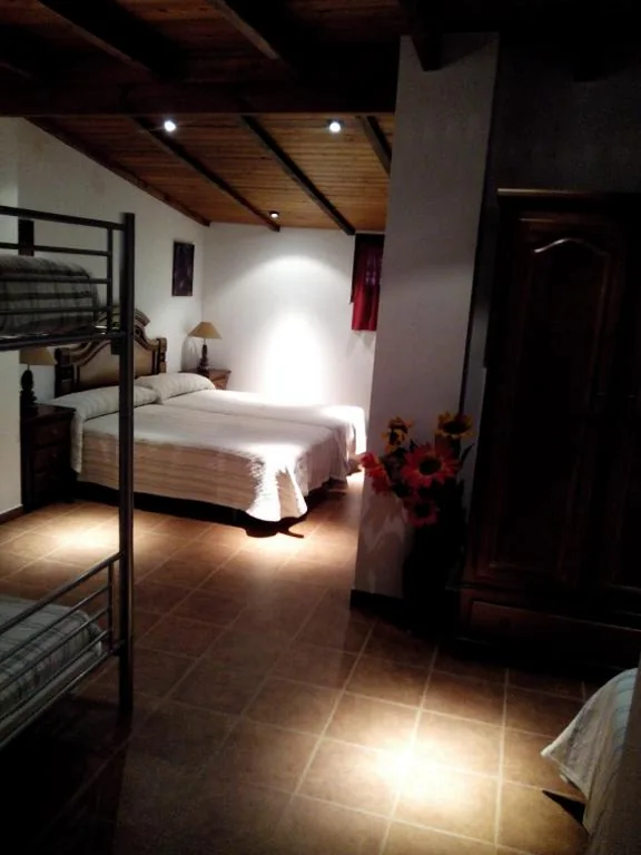 Habitación cuádruple — Hostal Piñera