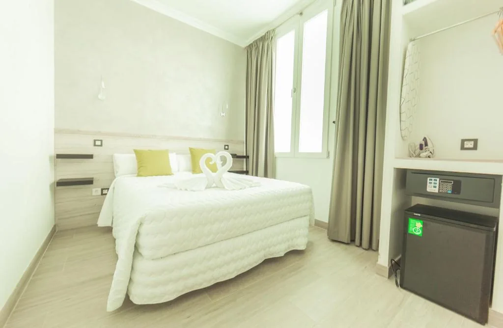 Camera doppia interna piccola — Hostal Pio Centro