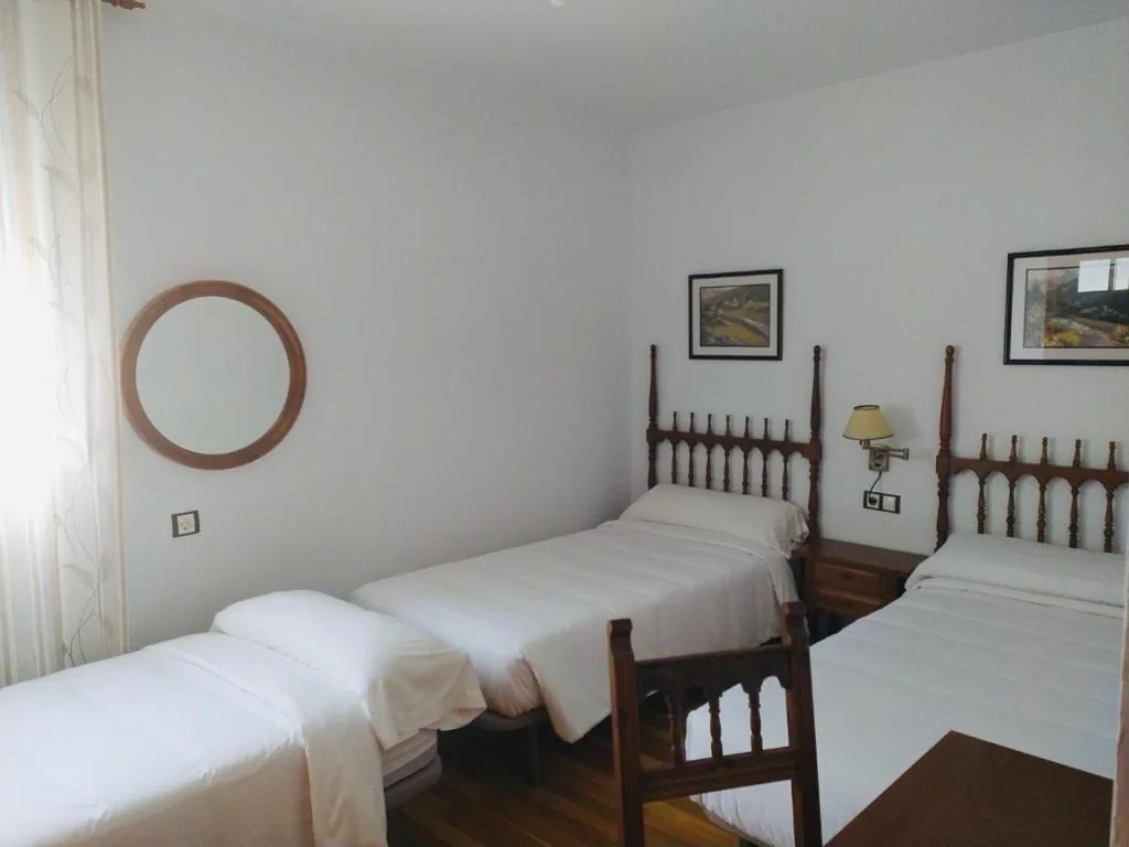 Quarto Triplo — Hostal Pirineos Meliz