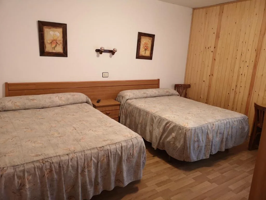 Familienzimmer — Hostal Pirineos Sarvisé