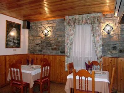 Hostal Pirineos Sarvisé — Foto 4