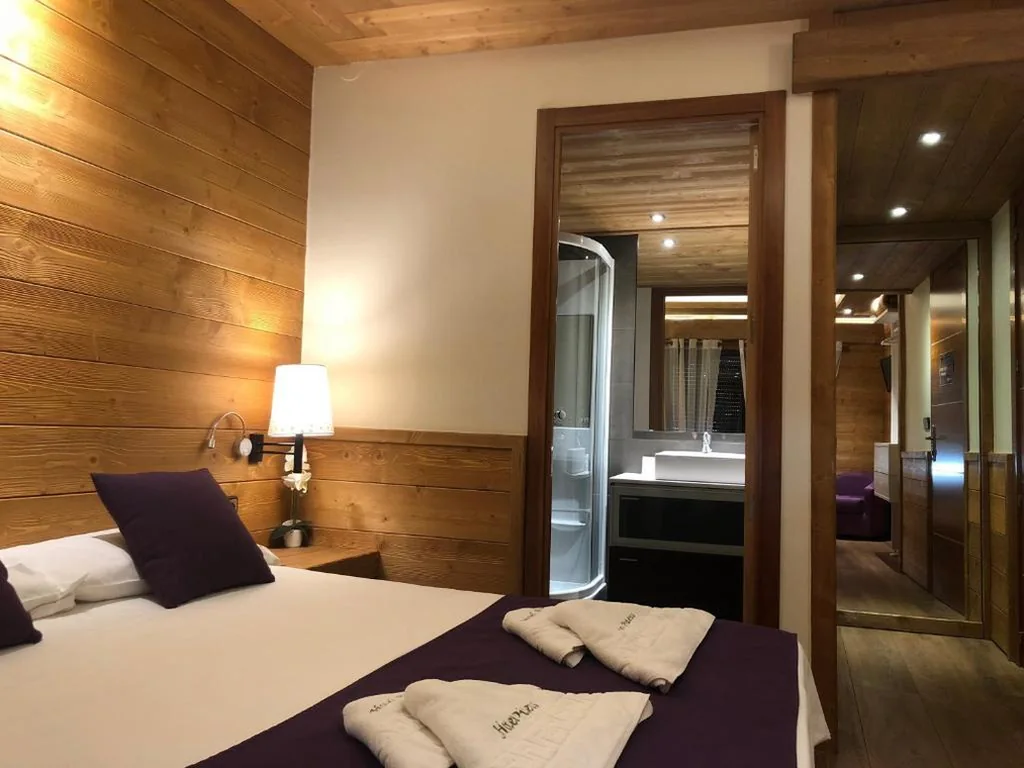 Quarto Duplo - 1 ou 2 camas — Hostal Piteus