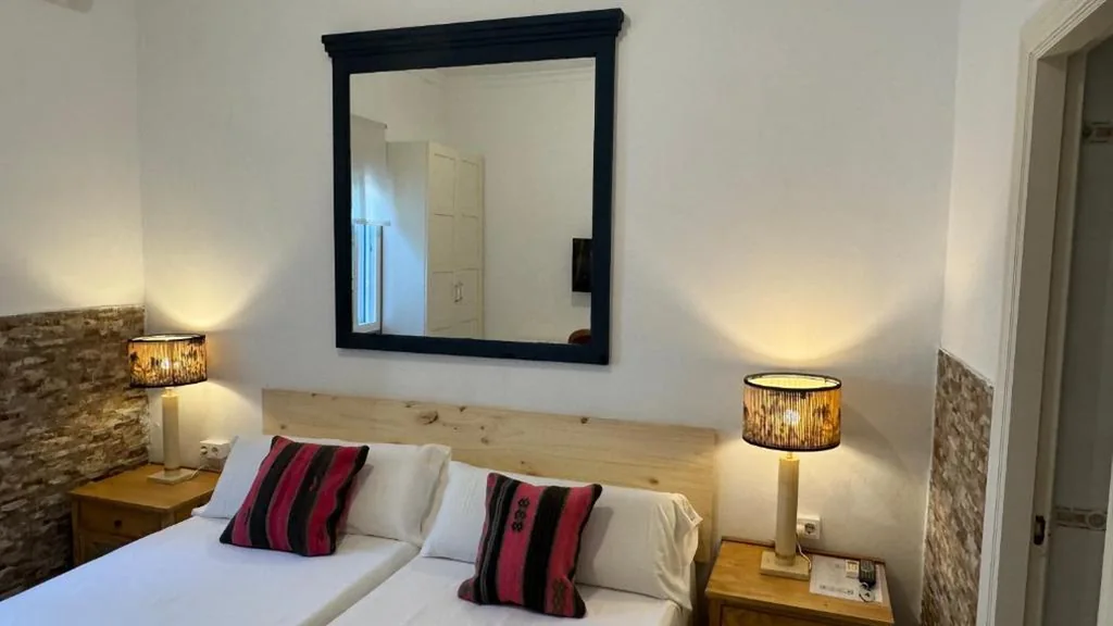 ダブルルーム（ベッド1台または2台） — Hostal Playa Hidalgo
