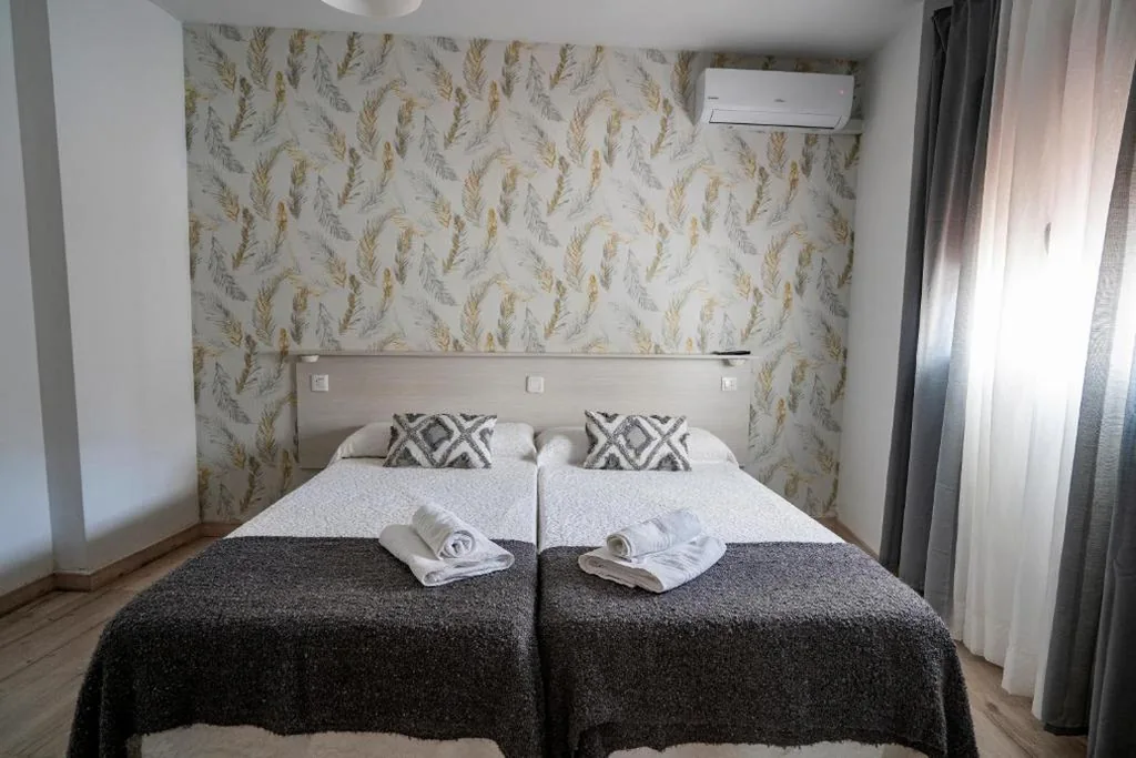 Estudio Familiar — Hostal Plaza de Italia