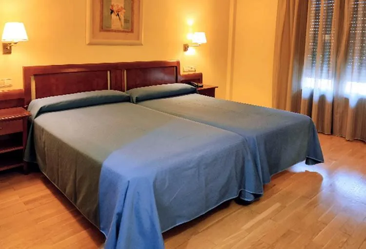 Doppelzimmer mit 2 Einzelbetten — Hostal Plaza Mayor