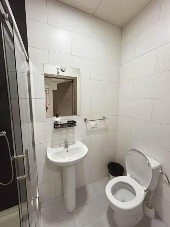 Vierpersoonskamer met bad — Hostal Pompeya Merida