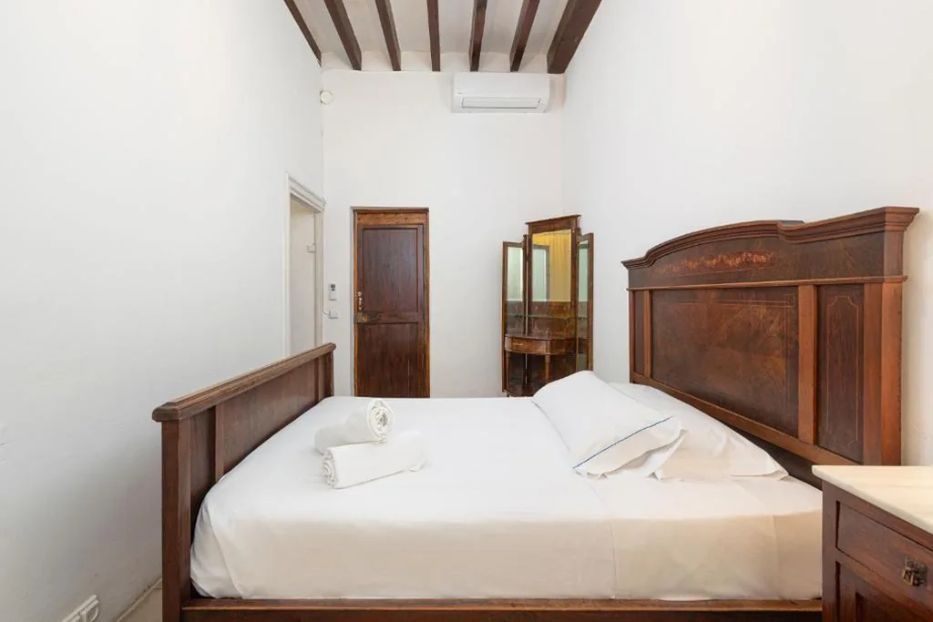Doppelzimmer mit Gemeinschaftsbad — Hostal Pons