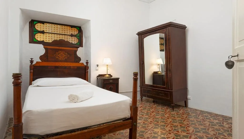 Einzelzimmer mit Gemeinschaftsbad — Hostal Pons
