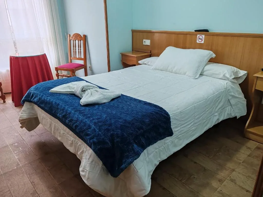 Habitación Doble — Hostal Ponte Dos Santos