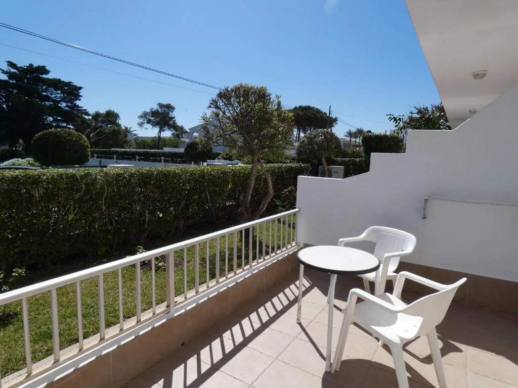 Camera Tripla Economica — Hostal Port Fornells