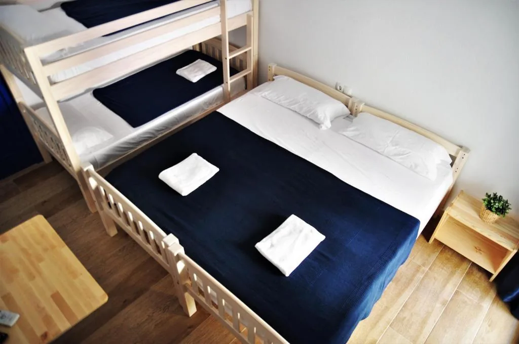 Quadruple Room — Hostal Porto Mar