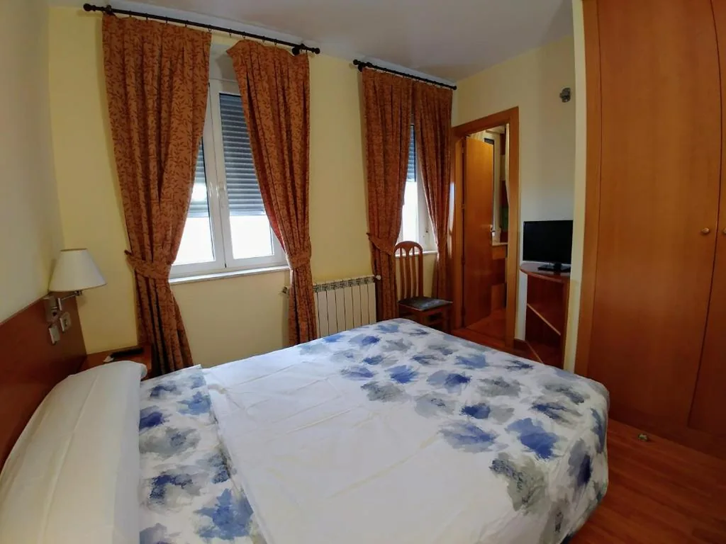 Hostal Prada Borges