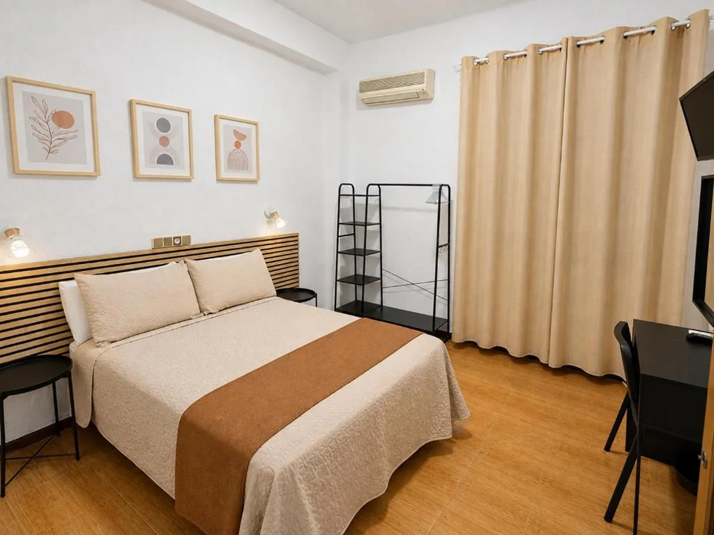Doppelzimmer — Hostal Prada