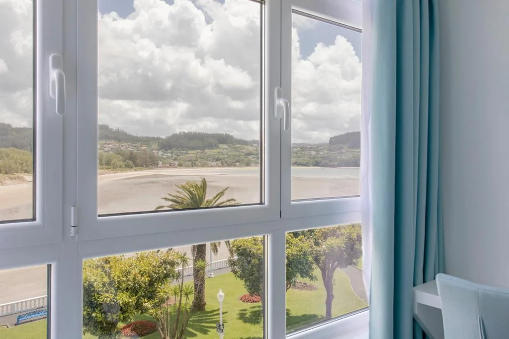 Barrierefreies Doppelzimmer — Hostal Praia Madalena