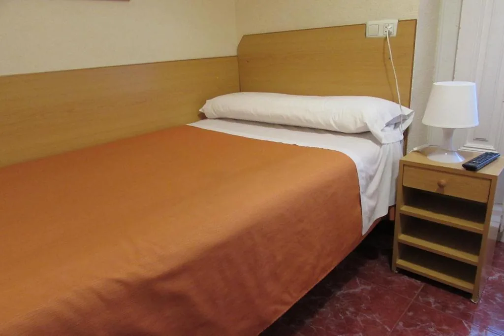 Eenpersoonskamer — Hostal Prim