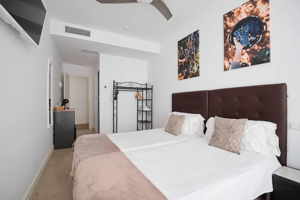 Habitación Doble Superior — Hostal Puente de Hierro