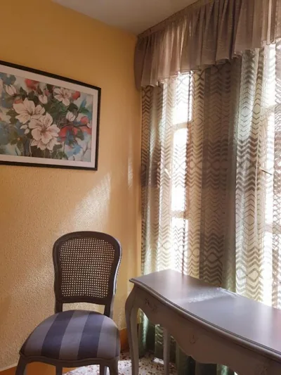 Hostal Puerta Bonita Vista Alegre, edificio sin ascensor — photo 10