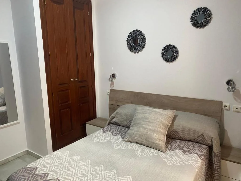 スタンダード ダブルルーム — Hostal Puerta Carmona