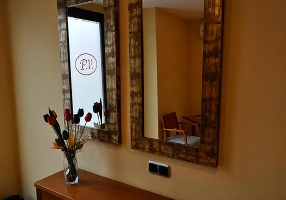 Habitación Deluxe (1 adulto + 2 niños) — Hostal Puerta del Valle
