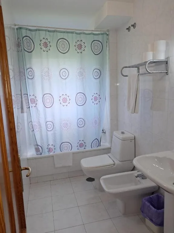 Doppelzimmer mit Gemeinschaftsbad — Hostal Pumar