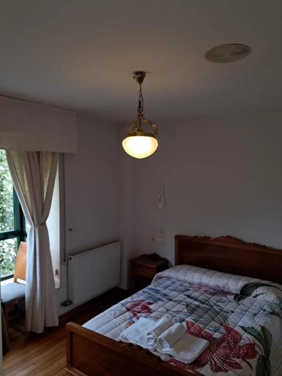 Doppelzimmer mit eigenem Bad — Hostal Pumar