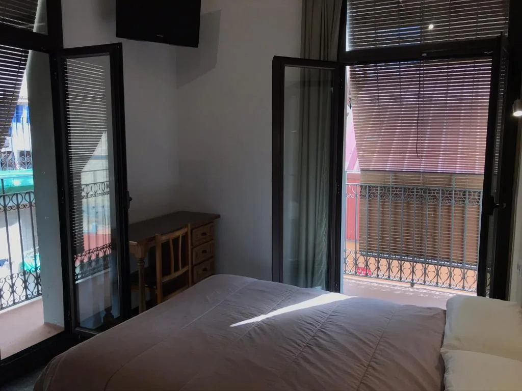 Camera Matrimoniale Climatizzata con bagno privato — Hostal Radio Barcelona