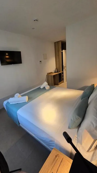 Hostal Rambla 24 by Holihome — 写真 9