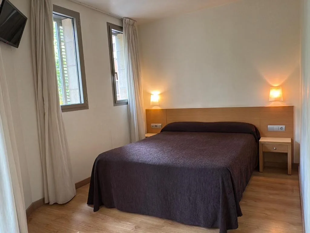 Habitación Doble - 1 o 2 camas — Hostal Rambla