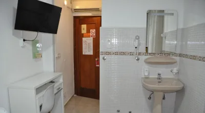 Hostal Ramón y Cajal — foto 9