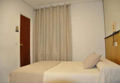 Hostal Ramón y Cajal — foto 10