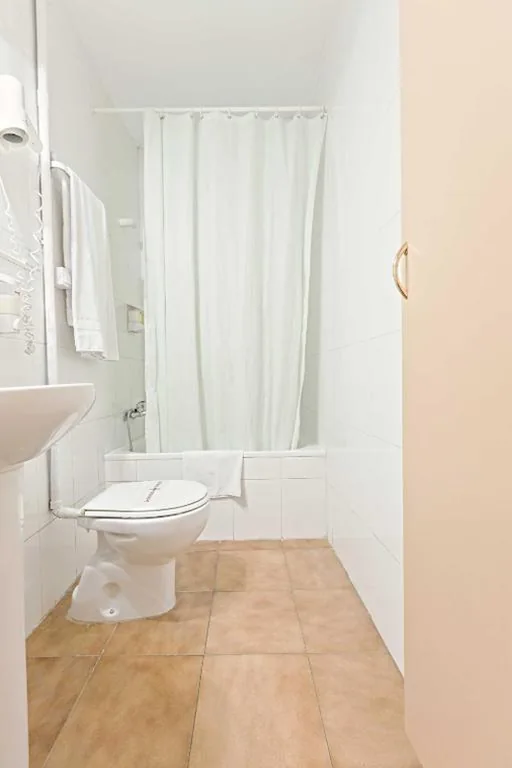 Camera doppia interna - 2 letti — Hostal Ramos