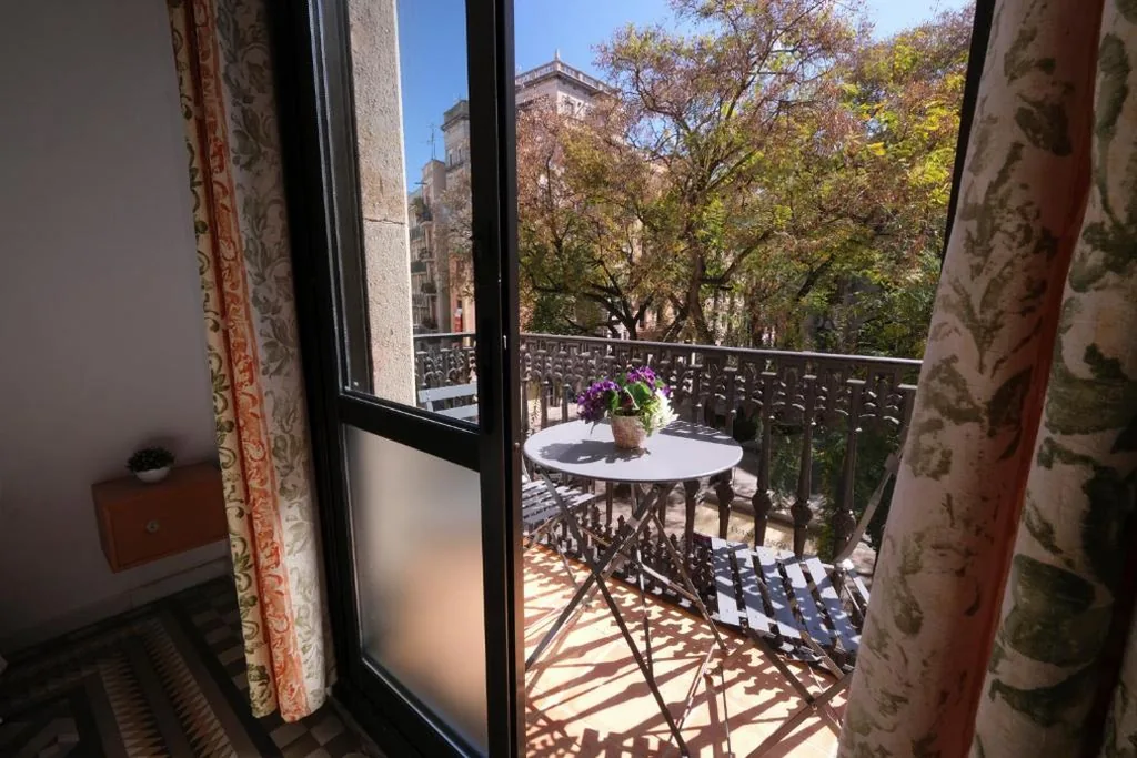 Camera tripla Superior con balcone — Hostal Ramos