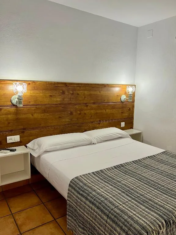 Quarto Duplo - 1 ou 2 camas — Hostal Real
