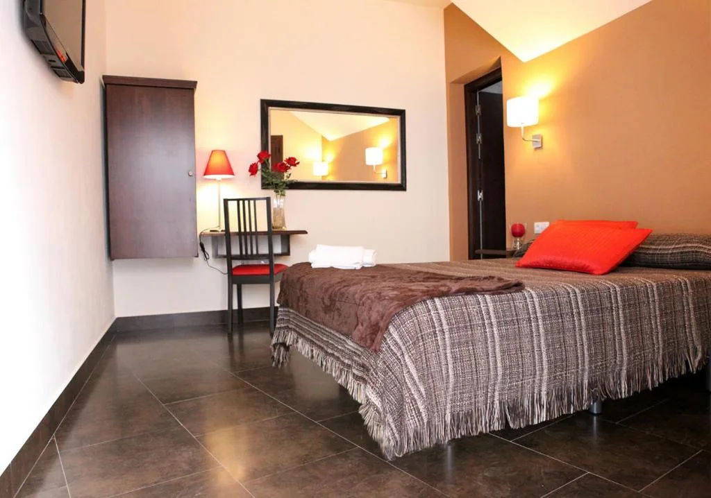 Quarto Duplo com banheira de hidromassagem — Hostal Real