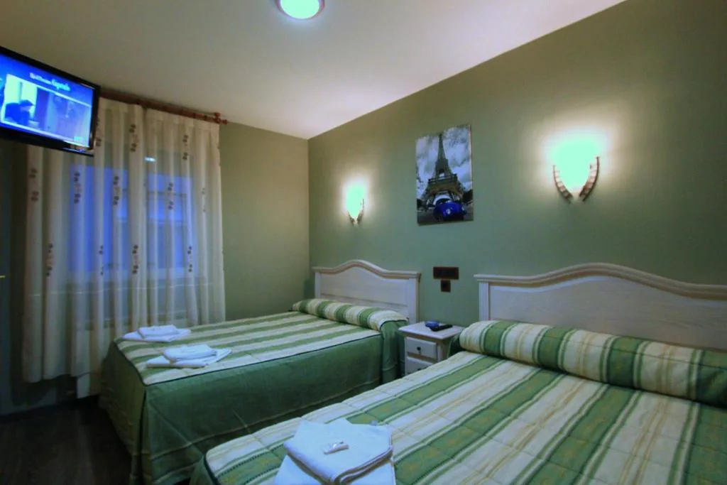 Camera Quadrupla — Hostal Regio