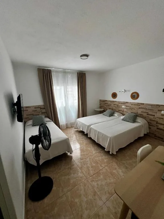 Hostal Residencia Cardona