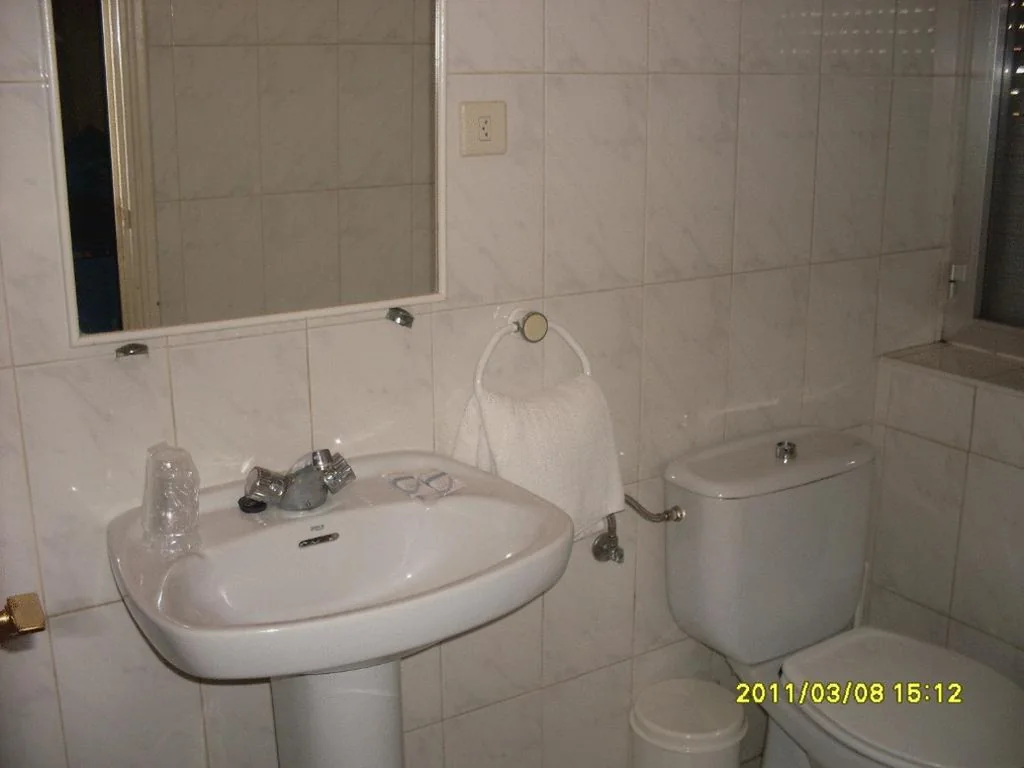 Habitación Doble - 2 camas — Hostal Residencia Delfin