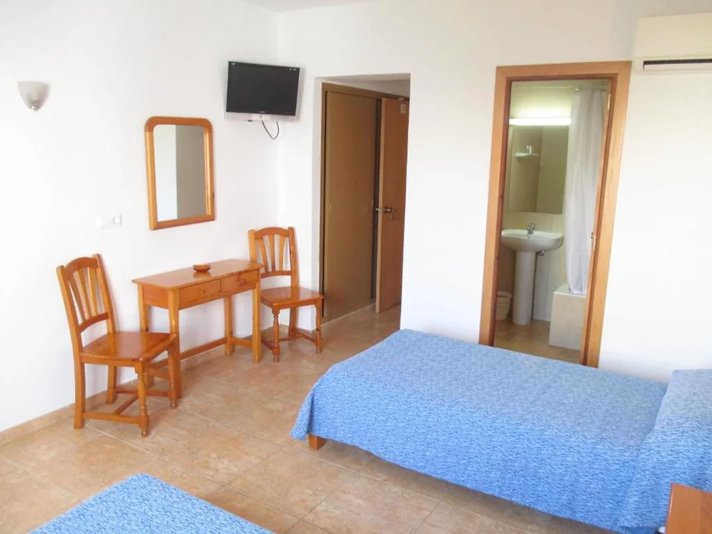 Habitación Doble - 2 camas — Hostal Residencia Nicolau